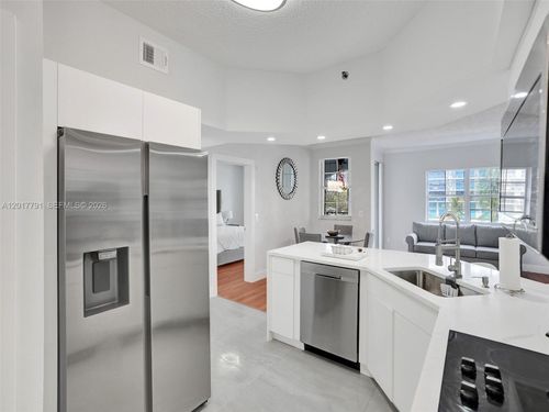 13305-3245 Ne 184th St, Aventura, FL, 33160-4983 | Card Image