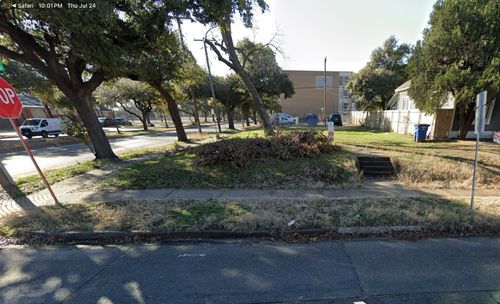 200 Melba St, Dallas, TX, 75208-4434 | Card Image
