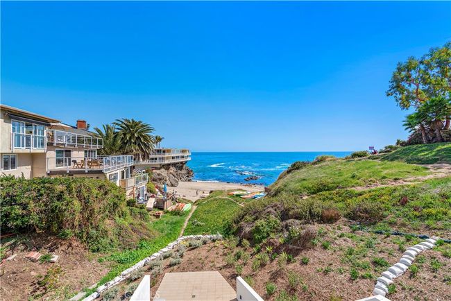 827 Cliff Dr, Condo with 2 bedrooms, 2 bathrooms and 1 parking in Laguna Beach CA | Image 18