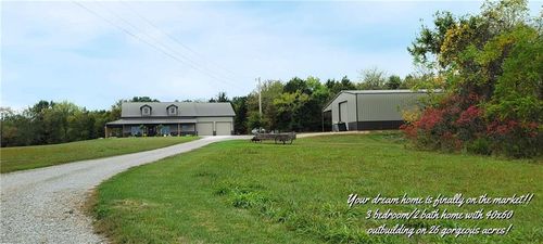 32560 Highway 52, Cole Camp, MO, 65325-2617 | Card Image