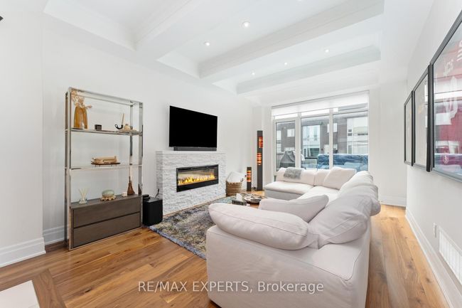 23 Carrville Woods Cir, House attached with 3 bedrooms, 4 bathrooms and 2 parking in Vaughan ON | Image 12