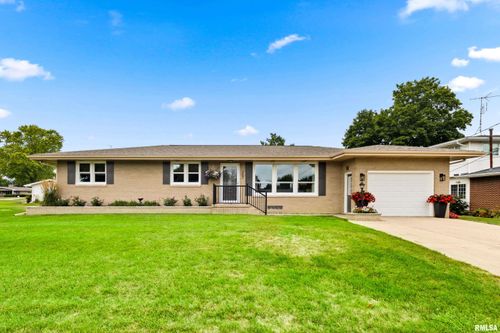 203 N 3rd St, Roanoke, IL, 61561-7536 | Card Image