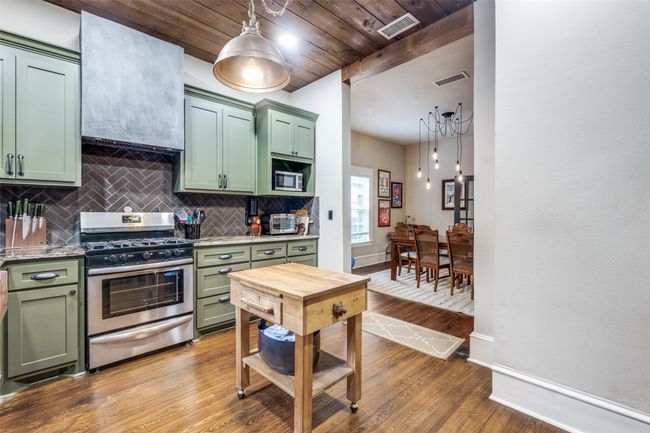 705 S Glasgow Dr, House other with 3 bedrooms, 2 bathrooms and null parking in Dallas TX | Image 14