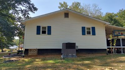 1075 Sandys Camp Rd, House other with 3 bedrooms, 1 bathrooms and 7 parking in Big Sandy TN | Image 3