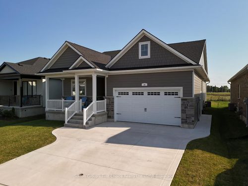 33 Brooklawn Dr, Grand Bend, ON, N0M1T0 | Card Image