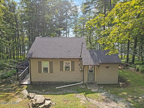 130 Ridgefield Point Rd, Greentown, PA, 18426-8702 | Card Image