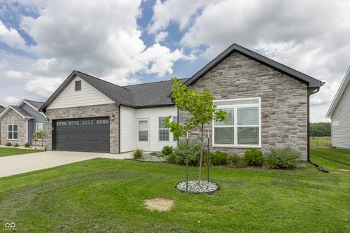 2483 Fiona Dr, Kokomo, IN, 46902-1306 | Card Image