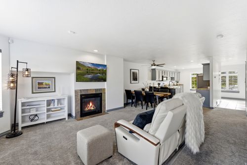 1388 E 4500 S, Holladay, UT, 84117-4206 | Card Image