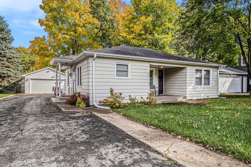 8125 Lake Wood Dr, Portage, MI, 49002-5521 | Card Image