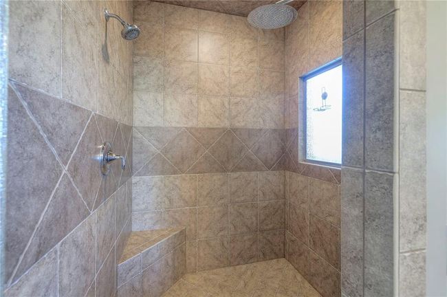 Walk in shower w double shower heads | Image 38