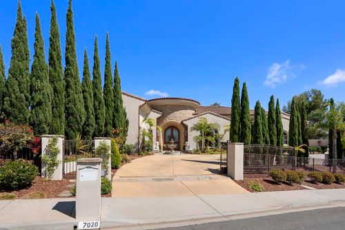 7020 El Fuerte St, Carlsbad, CA, 92010 | Card Image