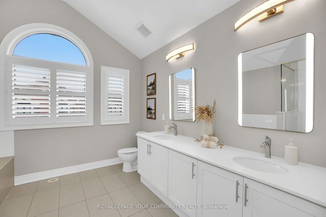 15 Hiawatha Crt, House attached with 3 bedrooms, 4 bathrooms and 1 parking in Vaughan ON | Image 35