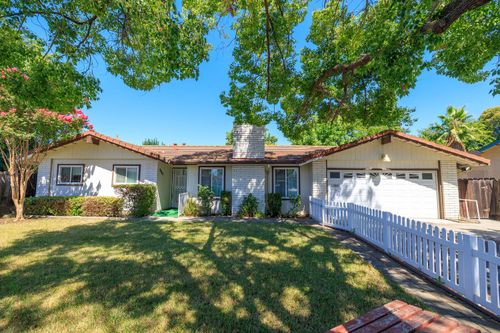 2704 Aston Ct, Modesto, CA, 95355-2101 | Card Image