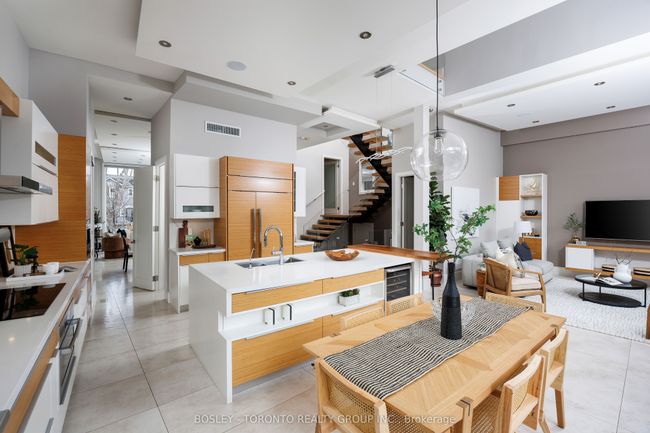 242 Sutherland Dr, House other with 6 bedrooms, 6 bathrooms and 2 parking in East York ON | Image 16