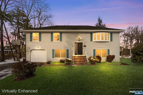 92 Mandeville Ave, Pequannock, NJ, 07440-1821 | Card Image