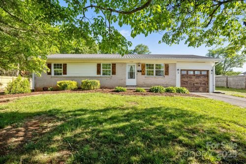 136 Kent Dr, Forest City, NC, 28043-2891 | Card Image