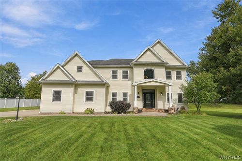 7526 Milestrip Rd, Orchard Park, NY, 14127-1466 | Card Image