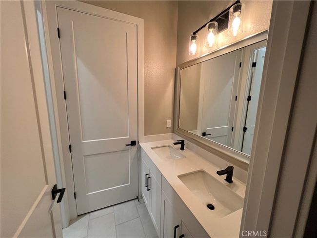 22046 Fig Tree Ln, House other with 6 bedrooms, 5 bathrooms and 3 parking in Chatsworth CA | Image 15
