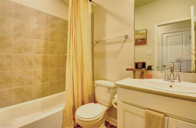 257 Fossil Dr, House other with 4 bedrooms, 2 bathrooms and 2 parking in Kyle TX | Image 6