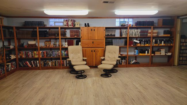 Basement family room | Image 30