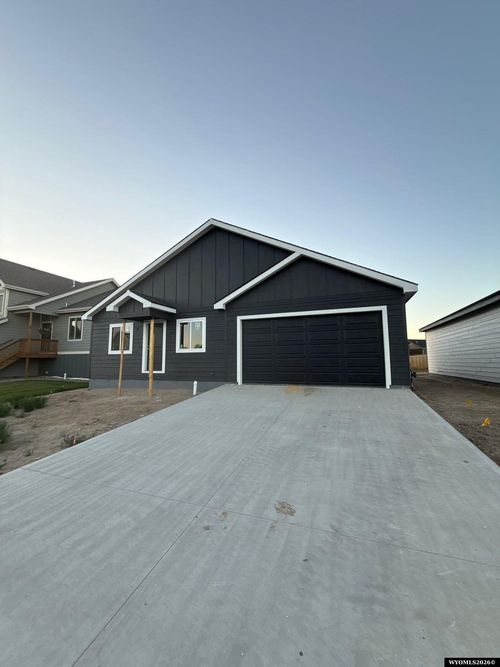 4758 Pontiac St, Mills, WY, 82644-5134 | Card Image