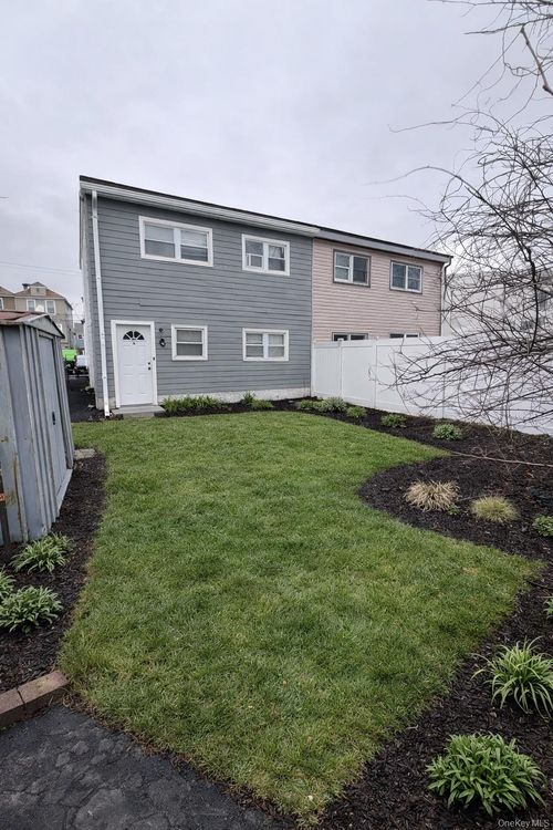 6931 Almeda Ave, Arverne, NY, 11692-1101 | Card Image