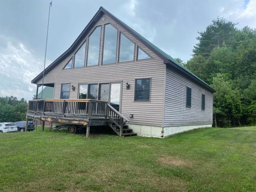832 W Hill Rd, St. Johnsbury, VT, 05819-9812 | Card Image