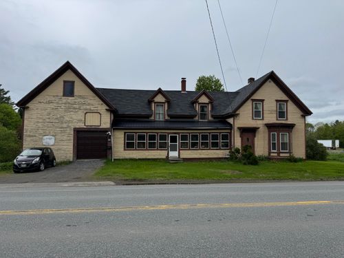 41 S Main Street, Guilford, ME, 04443 | Card Image