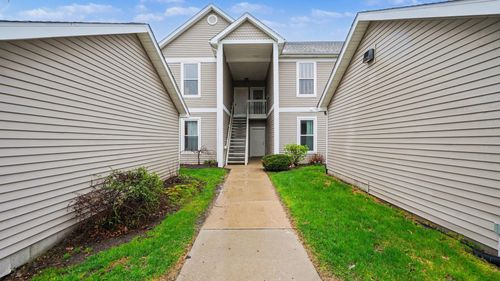 1492 Fox Pointe Cir, Ann Arbor, MI, 48108-8940 | Card Image