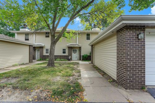 50-952 E Travelers Trl, Burnsville, MN, 55337-2943 | Card Image
