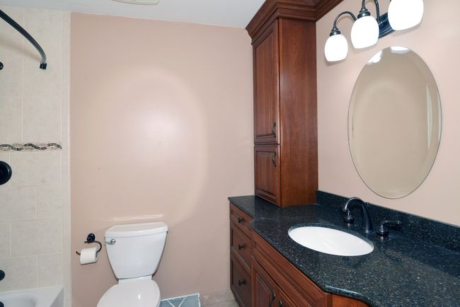 Hall bath | Image 15