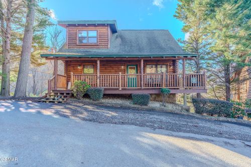 2010 Bear Creek Way, Pigeon Forge, TN, 37862 | Card Image