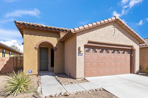 5100 N River Fringe Dr, Tucson, AZ, 85704-1435 | Card Image