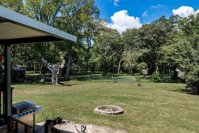 12 Creekwood Dr, House other with 3 bedrooms, 2 bathrooms and 3 parking in Schulenburg TX | Image 5