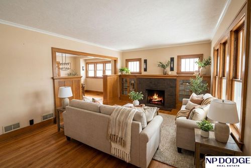 345 W 8th St, Fremont, NE, 68025-4923 | Card Image