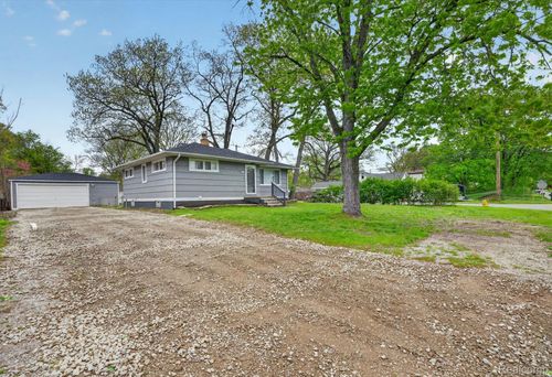 35808 Schley Ave, Westland, MI, 48186-4245 | Card Image