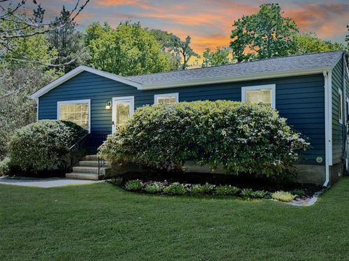 18 Cherry Ln, Port Jefferson Station, NY, 11776-1206 | Card Image