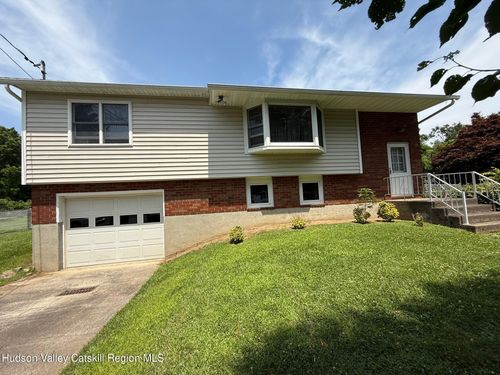39 Maple Ln, Dover Plains, NY, 12522-5102 | Card Image