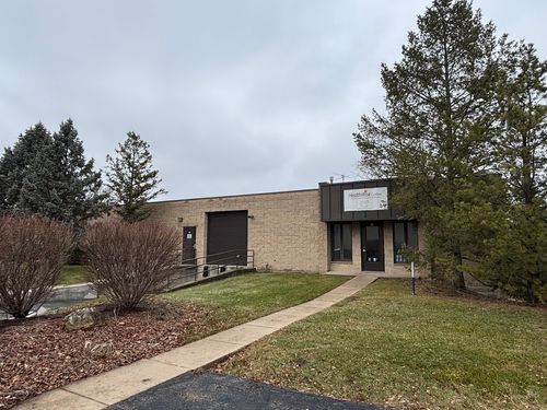 4a-22290 N Hillview Dr, Lake Barrington, IL, 60010 | Card Image