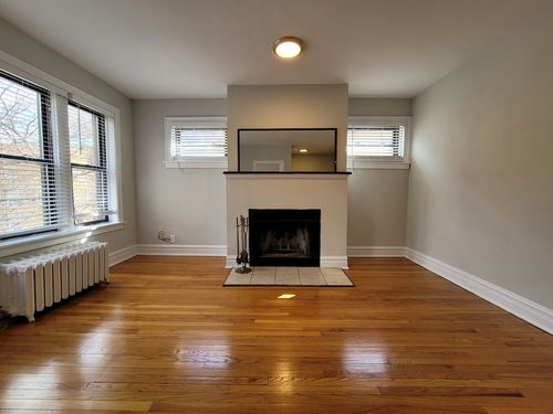 apt-w2-641 Roscoe St, Chicago, IL, 60657-2932 | Card Image