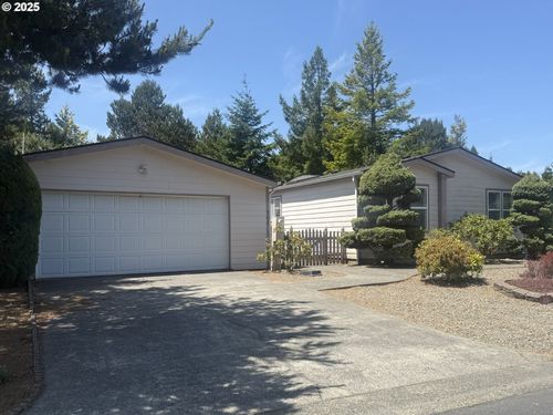 507 Robin Ln, Florence, OR, 97439-8885 | Card Image