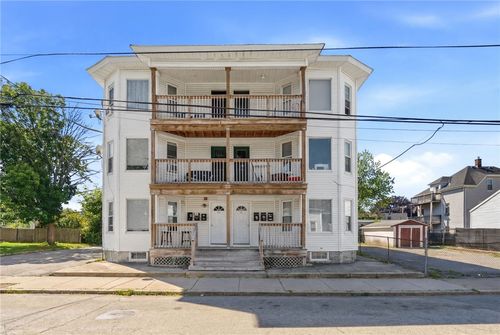 271 Coe St, Woonsocket, RI, 02895-9500 | Card Image