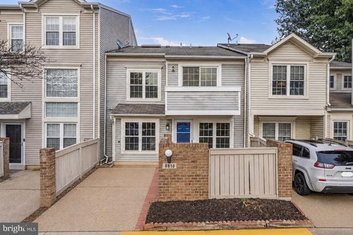 8810 Rustburg Cir, MONTGOMERY VILLAGE, MD, 20886-4932 | Card Image
