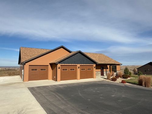 11070 Wagon Box Dr, Belle Fourche, SD, 57717-6029 | Card Image