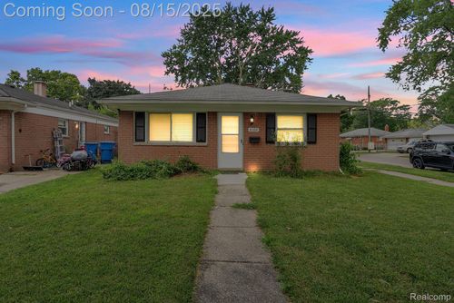 4102 Monroe St, Dearborn Heights, MI, 48125-2517 | Card Image