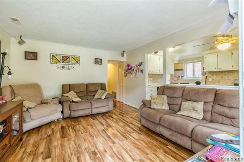 8045 N Silvery Ln, Dearborn Heights, MI, 48127-1783 | Card Image