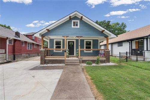 2215 Elizabeth Ave, Kansas City, KS, 66102-4054 | Card Image