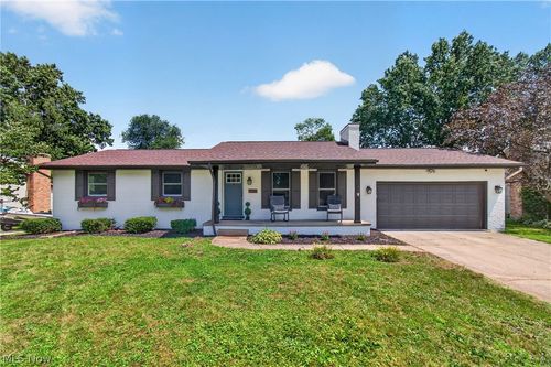 514 Rachel Cir Nw, Massillon, OH, 44646-3520 | Card Image