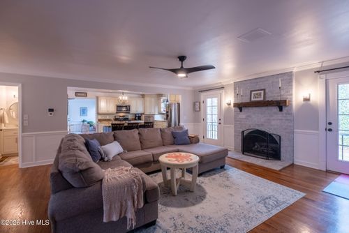 114 Windsor Ln, Southern Pines, NC, 28387-7516 | Card Image