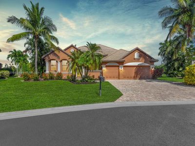 8844 Tropical Ct, House other with 5 bedrooms, 3 bathrooms and null parking in Fort Myers FL | Image 1